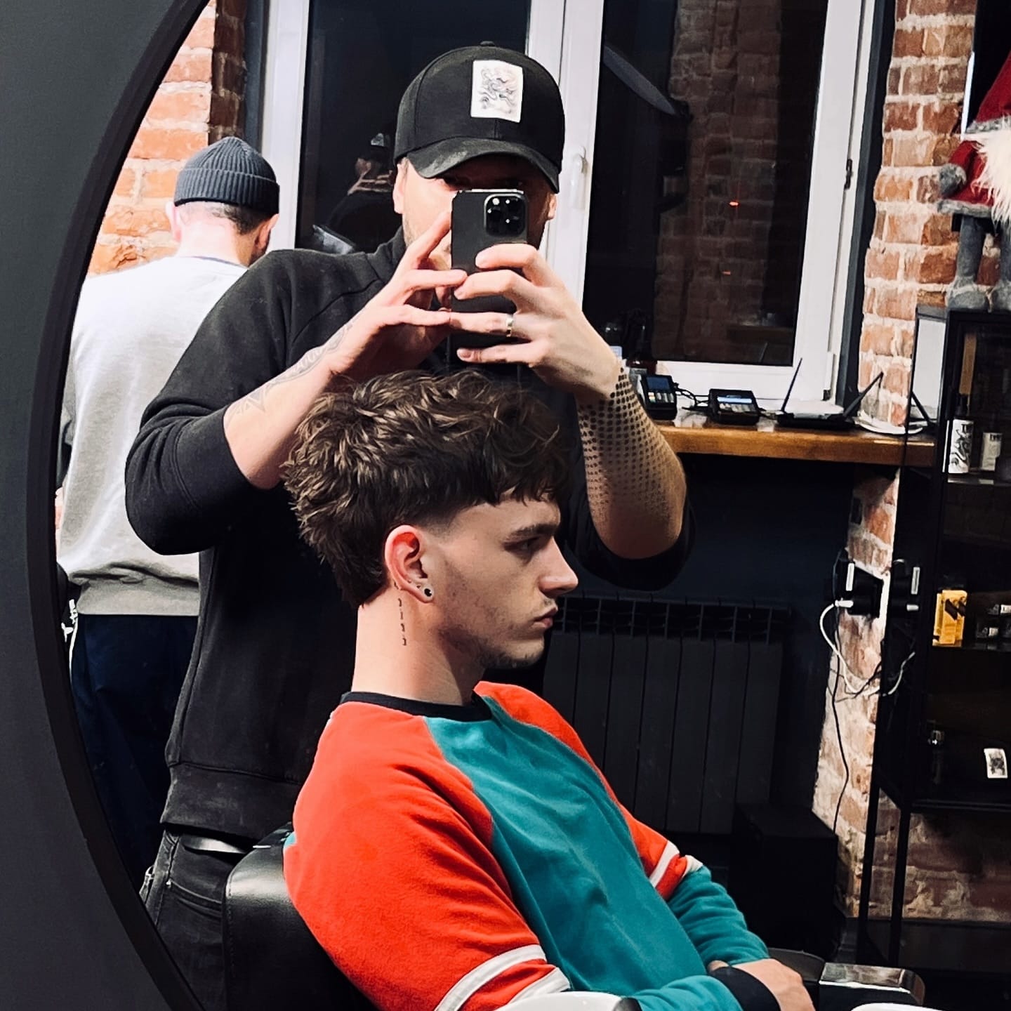 Buzzcut i cieniowanie boków — barber Lublin